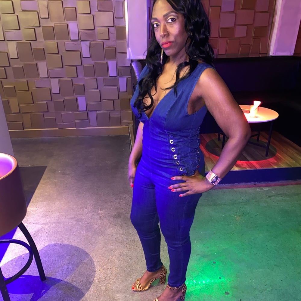 All New Women’s Sleeveless V Denim Jumpsuit